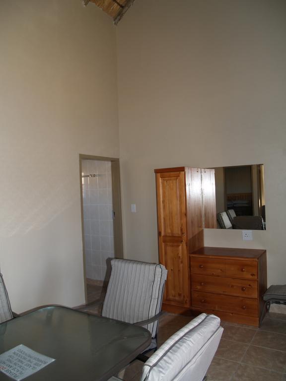 Elandskloof Trout Farm Guest House Dullstroom Ruang foto